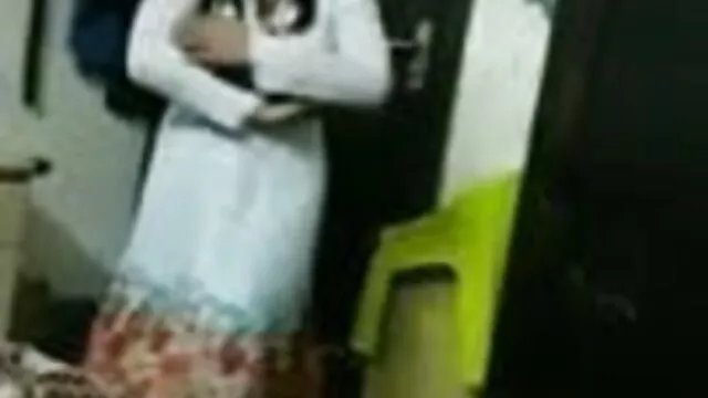 এবং তার মেয়ে চোখের গ্রামের মেয়েদের xxx সামনে মা