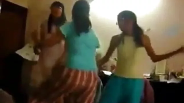 স্বামী বাংলা porn video ও স্ত্রী,
