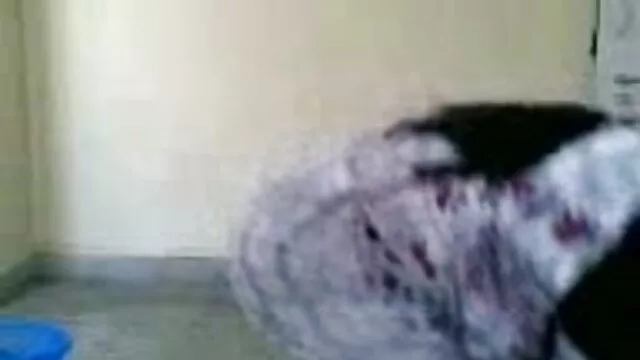 তিনে মিলে, লাল চুলের, মাহি বাংলা xxx আন্ত জাতিগত