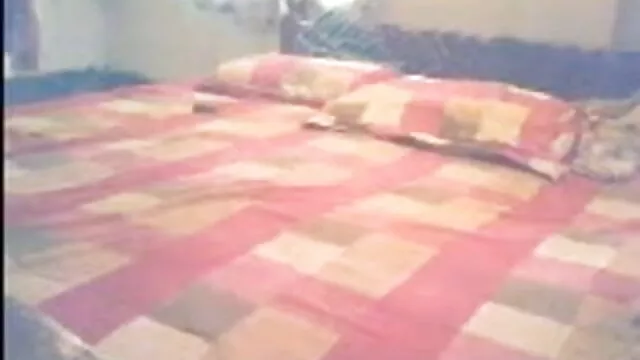 দুর্দশা, সুন্দরী বালিকা, অপেশাদার বাংলাদেশি নেকেড